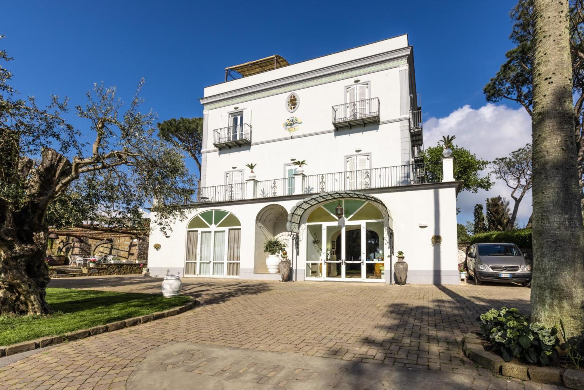 Hotel Oasi Olimpia Relais SantʼAgata sui Due Golfi Exterior foto